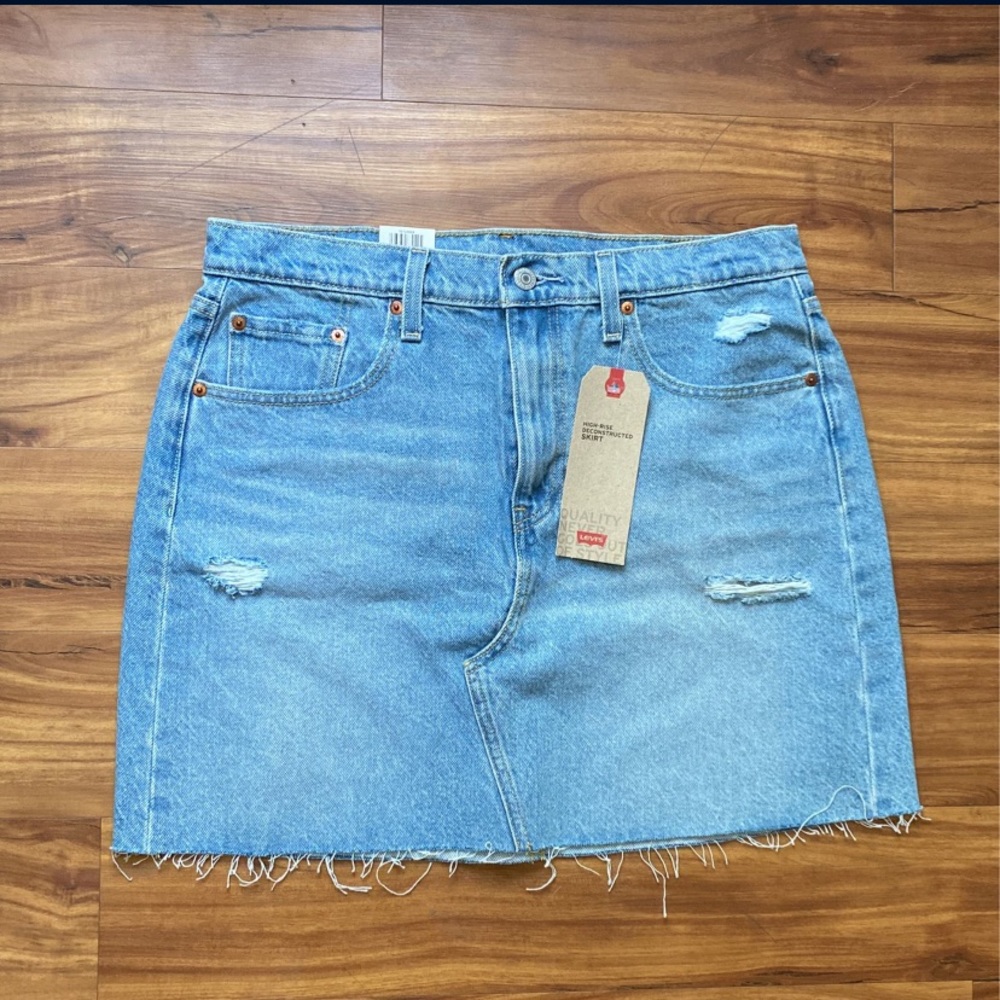Levi’s skirt